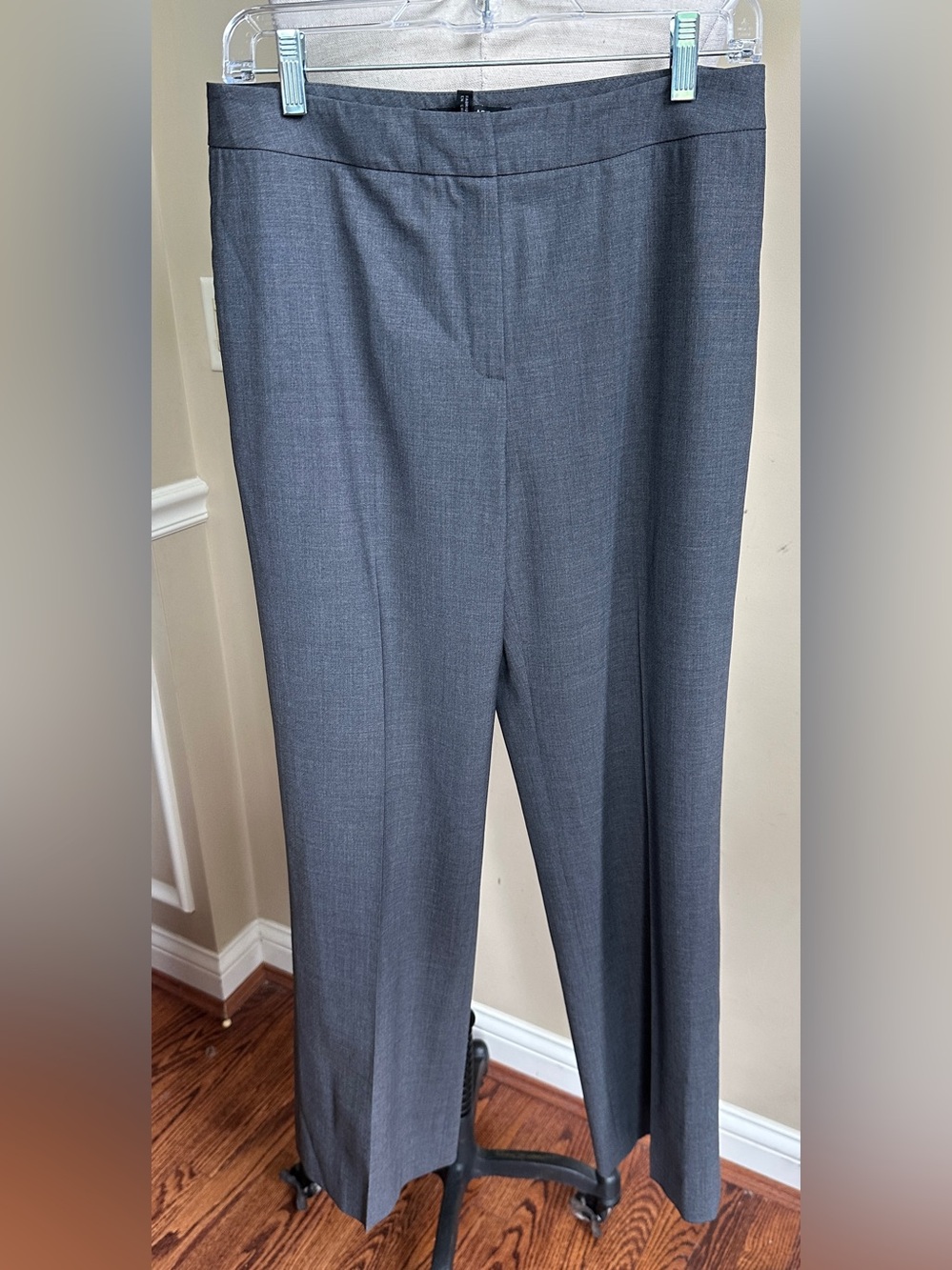 Lafayette 148 New York Grey Lightweight Wool Stretch Pants, Size 6, Straight